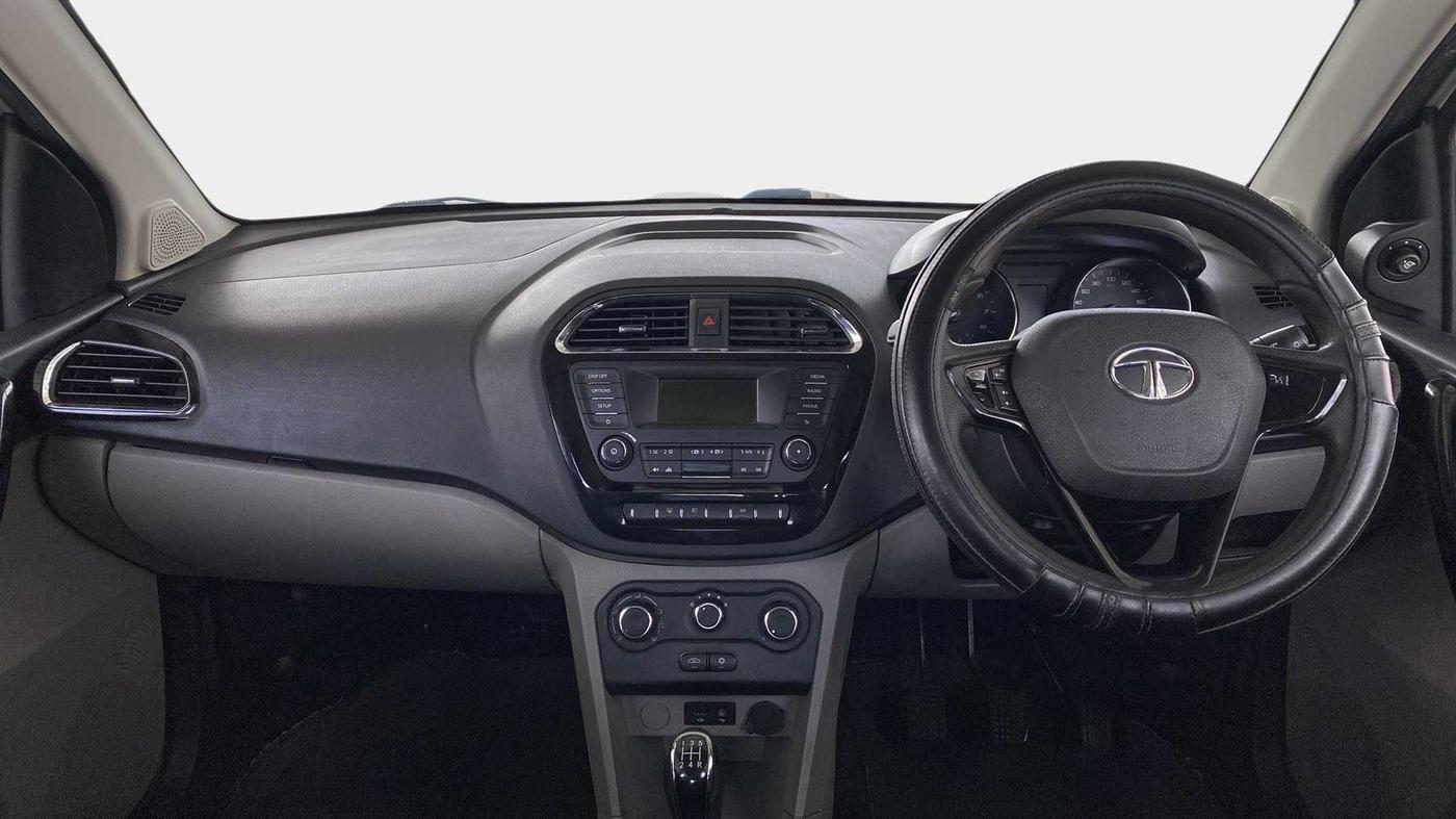 2018 Tata Tiago XZ PETROL, Petrol, Manual, 1,20,667 km, Dashboard