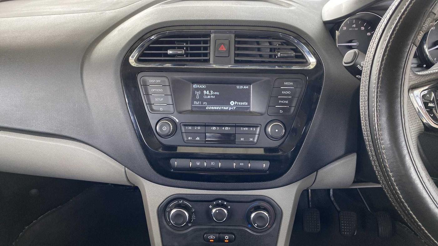 2018 Tata Tiago XZ PETROL, Petrol, Manual, 1,20,667 km, Air Conditioner