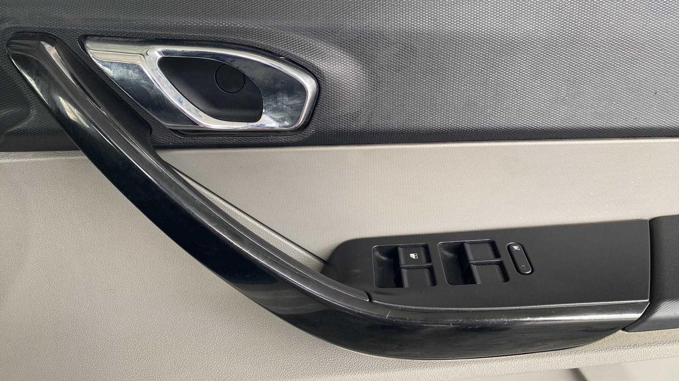 2018 Tata Tiago XZ PETROL, Petrol, Manual, 1,20,667 km, Driver Side Door Panels Control