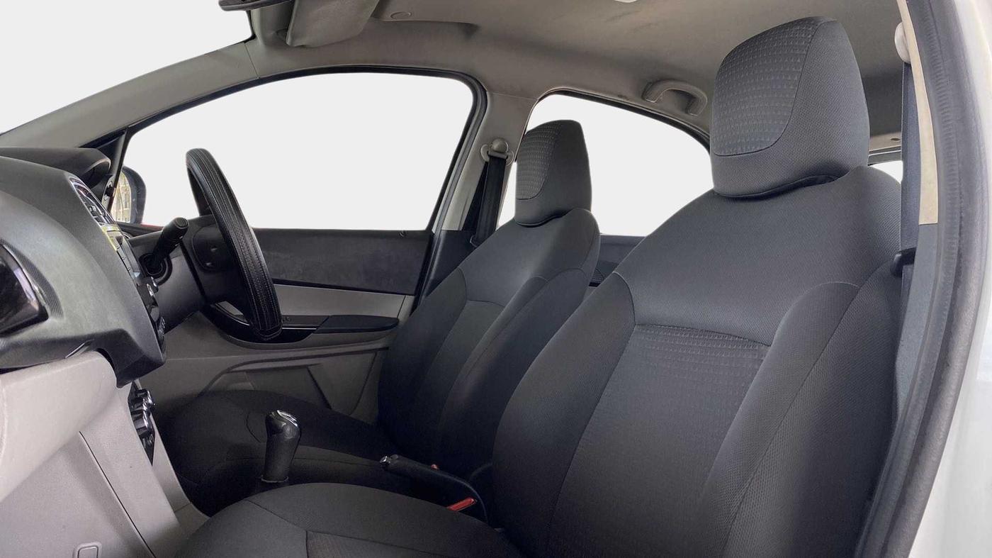 2018 Tata Tiago XZ PETROL, Petrol, Manual, 1,20,667 km, Right Side Front Door Cabin