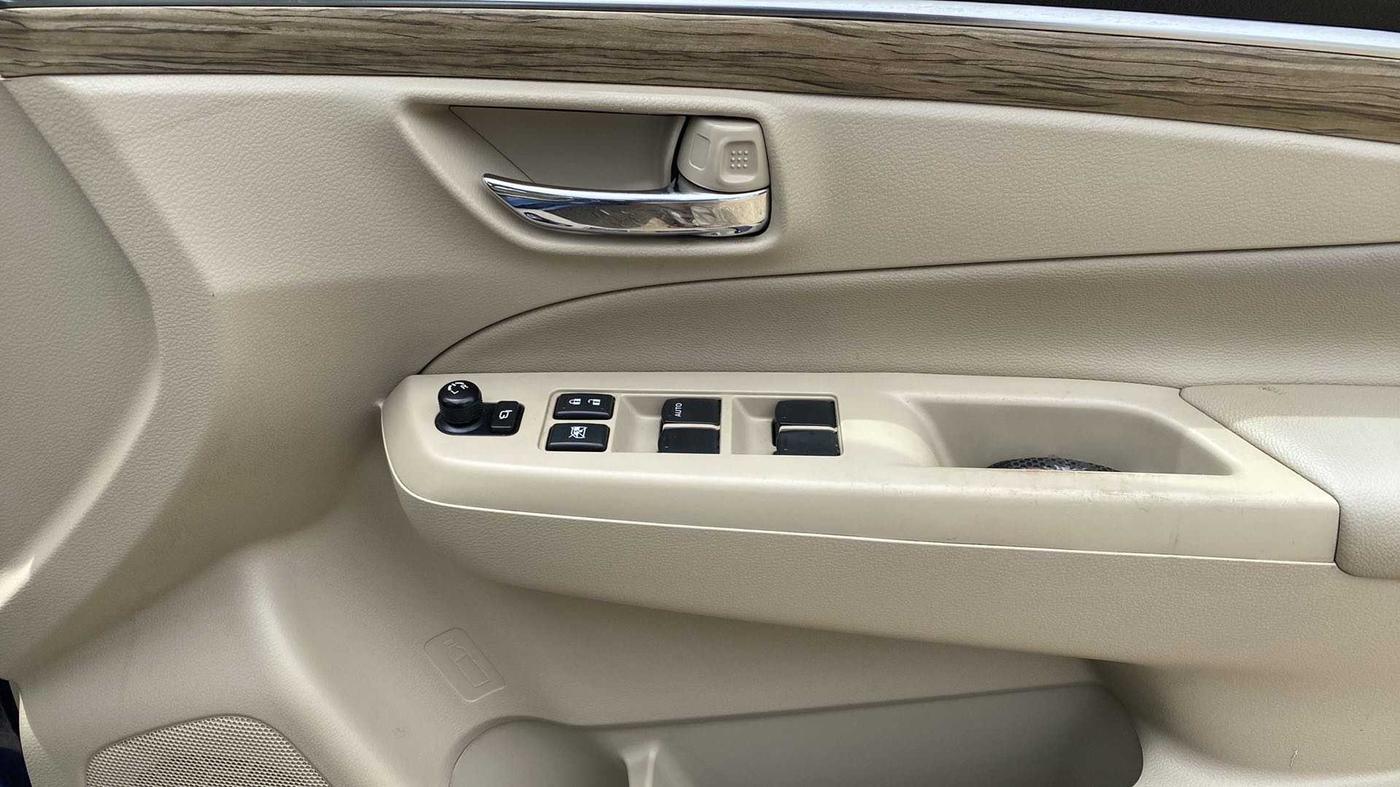 2018 Maruti Ciaz ALPHA 1.5 SHVS PETROL, Petrol, Manual, 23,621 km, Driver Side Door Panels Control