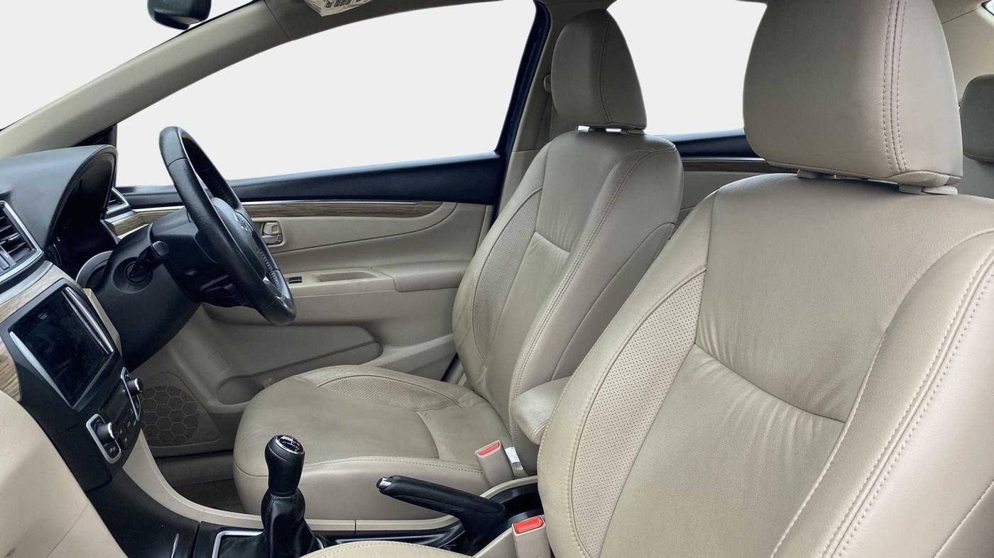 2018 Maruti Ciaz ALPHA 1.5 SHVS PETROL, Petrol, Manual, 23,621 km, Right Side Front Door Cabin