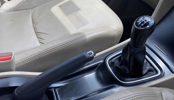 2018 Maruti Ciaz ALPHA 1.5 SHVS PETROL, Petrol, Manual, 23,621 km, Gear Lever