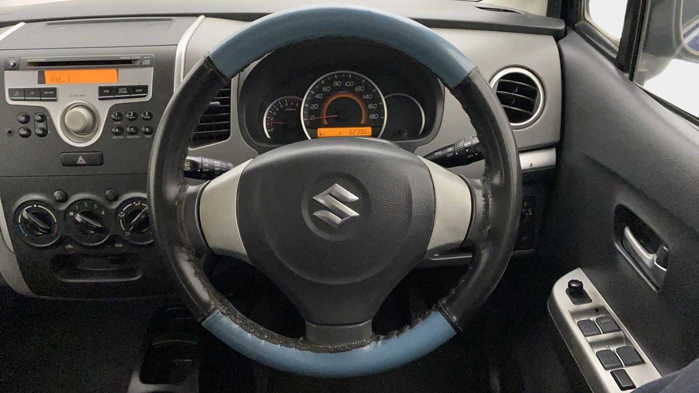 2010 Maruti Wagon R 1.0 VXI, Petrol, Manual, 62,453 km, Steering Wheel Close Up