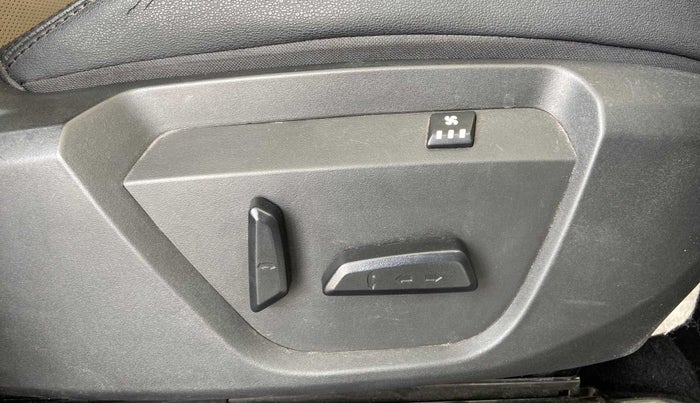 2022 Tata Safari XZA PLUS 6S KAZIRANGA, Diesel, Automatic, 53,966 km, Driver Side Adjustment Panel
