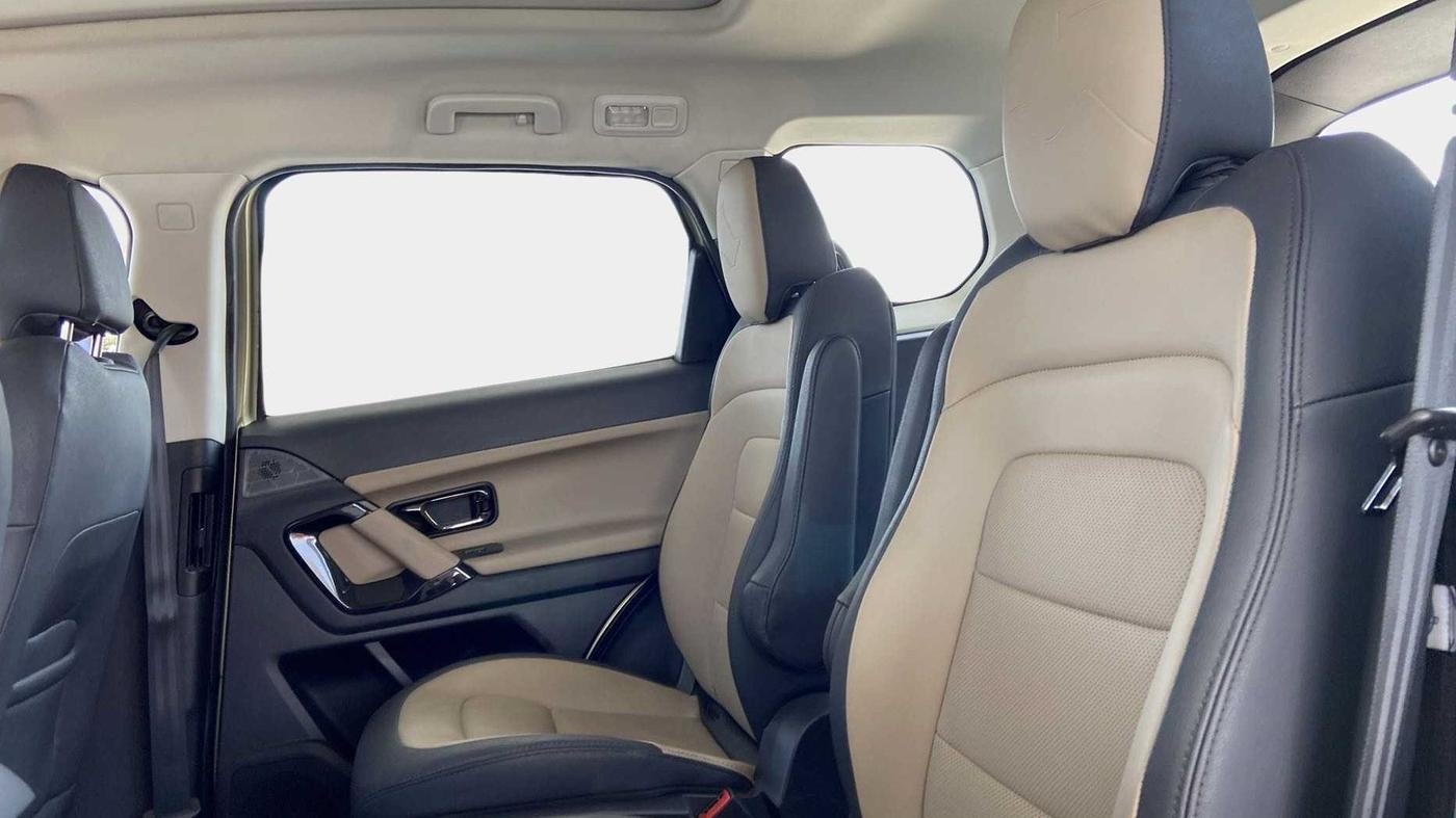 2022 Tata Safari XZA PLUS 6S KAZIRANGA, Diesel, Automatic, 53,966 km, Right Side Rear Door Cabin