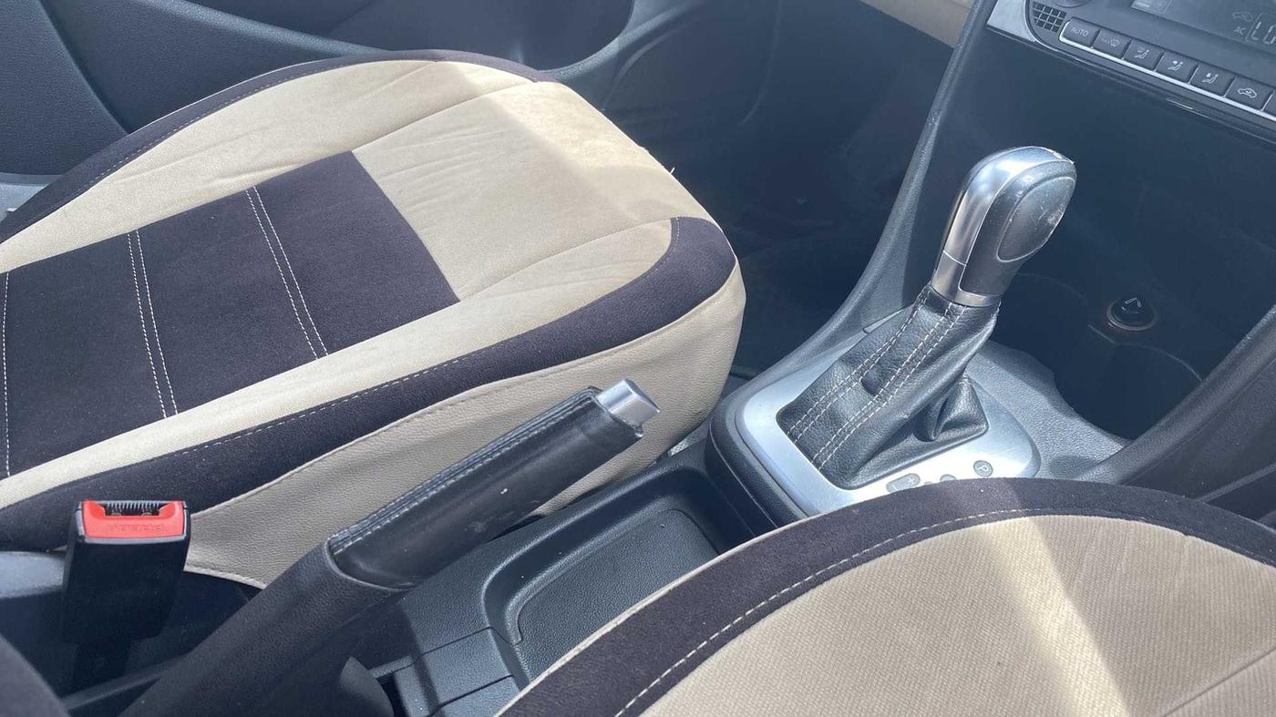 2014 Volkswagen Polo GT TSI AT, Petrol, Automatic, 68,292 km, Gear Lever