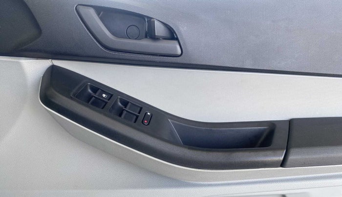 2021 Tata Tiago XTA PETROL, Petrol, Automatic, 33,393 km, Driver Side Door Panels Control