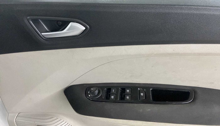 2019 Renault TRIBER RXZ, Petrol, Manual, 30,714 km, Driver Side Door Panels Control