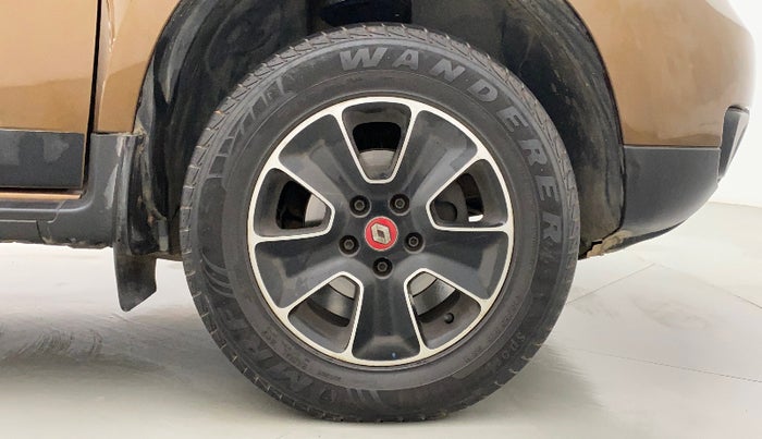 2017 Renault Duster RXS CVT, Petrol, Automatic, 61,457 km, Right Front Wheel