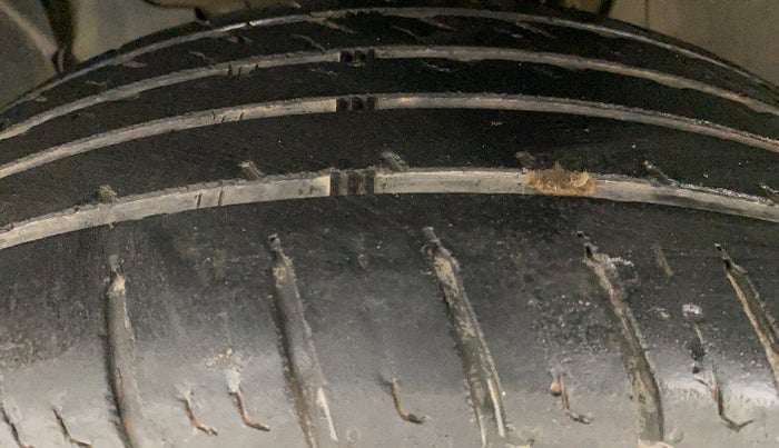 2017 Renault Duster RXS CVT, Petrol, Automatic, 61,457 km, Left Front Tyre Tread