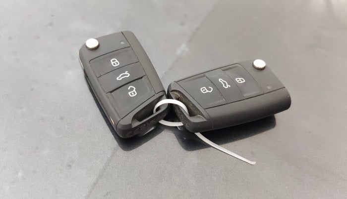 2022 Skoda SLAVIA STYLE 1.5L TSI DSG, Petrol, Automatic, 47,776 km, Key Close Up