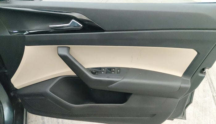 2022 Skoda SLAVIA STYLE 1.5L TSI DSG, Petrol, Automatic, 47,776 km, Driver Side Door Panels Control