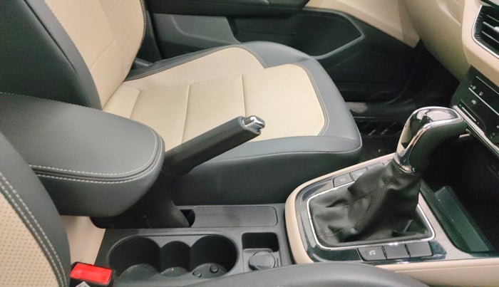 2022 Skoda SLAVIA STYLE 1.5L TSI DSG, Petrol, Automatic, 47,776 km, Gear Lever