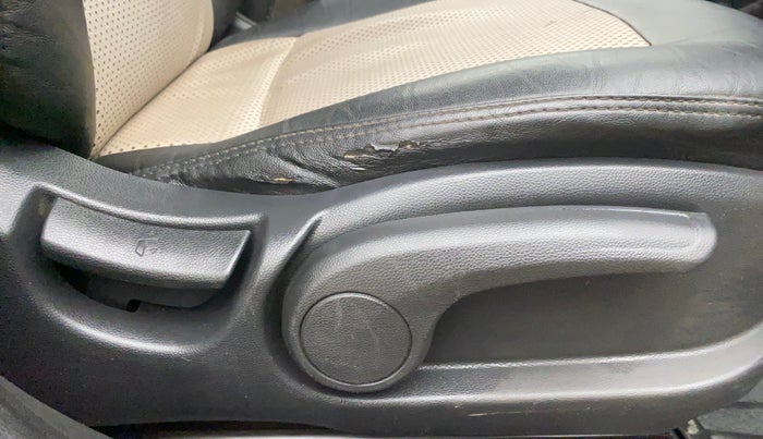2016 Hyundai Elite i20 ASTA 1.2 (O), Petrol, Manual, 34,509 km, Driver Side Adjustment Panel