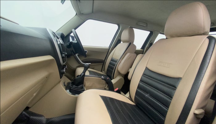 2016 Mahindra TUV300 T8, Diesel, Manual, 73,666 km, Right Side Front Door Cabin