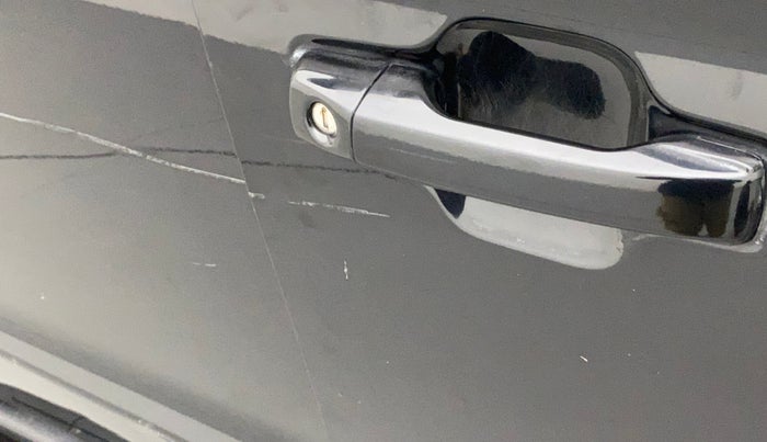 2016 Mahindra TUV300 T8, Diesel, Manual, 73,666 km, Driver-side door - Minor scratches