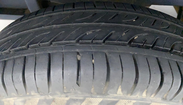 2017 Maruti OMNI E 8 STR, Petrol, Manual, 24,644 km, Right Rear Tyre Tread