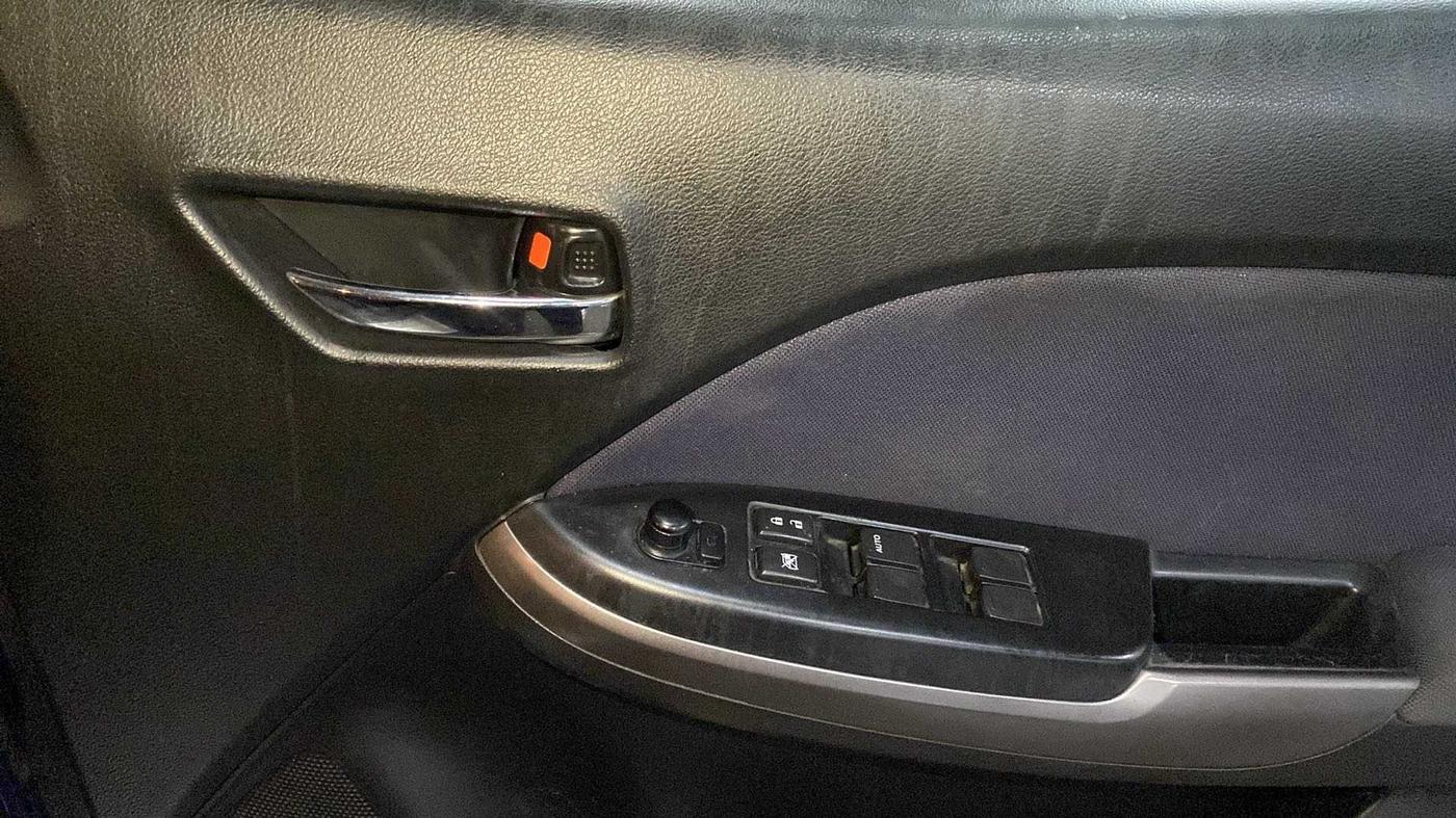 2019 Maruti Baleno ZETA PETROL 1.2, Petrol, Manual, 53,642 km, Driver Side Door Panels Control