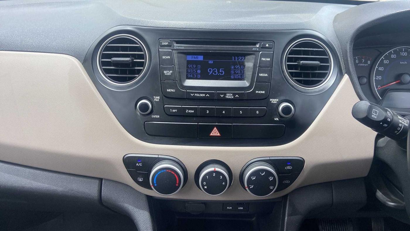 2015 Hyundai Grand i10 ASTA AT 1.2 KAPPA VTVT, Petrol, Automatic, 36,459 km, Air Conditioner