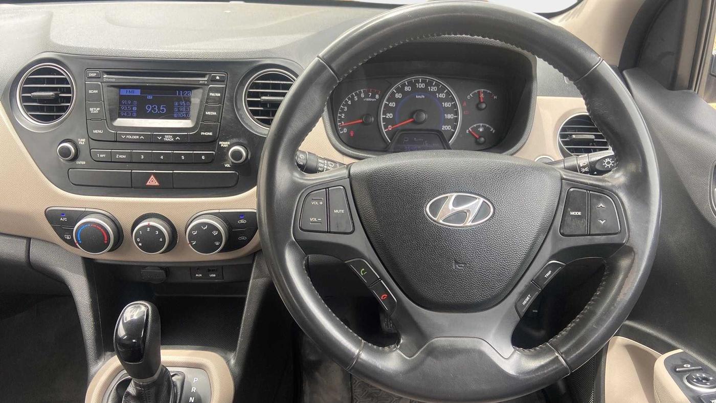 2015 Hyundai Grand i10 ASTA AT 1.2 KAPPA VTVT, Petrol, Automatic, 36,459 km, Steering Wheel Close Up