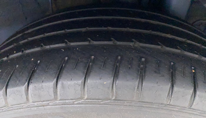 2018 Hyundai Elite i20 ASTA 1.2 (O), Petrol, Manual, 45,224 km, Left Rear Tyre Tread