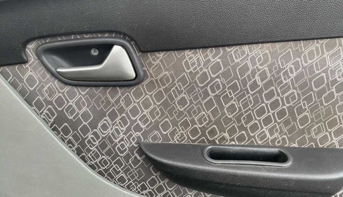 2016 Maruti Alto 800 VXI, Petrol, Manual, 45,970 km, Driver Side Door Panels Control