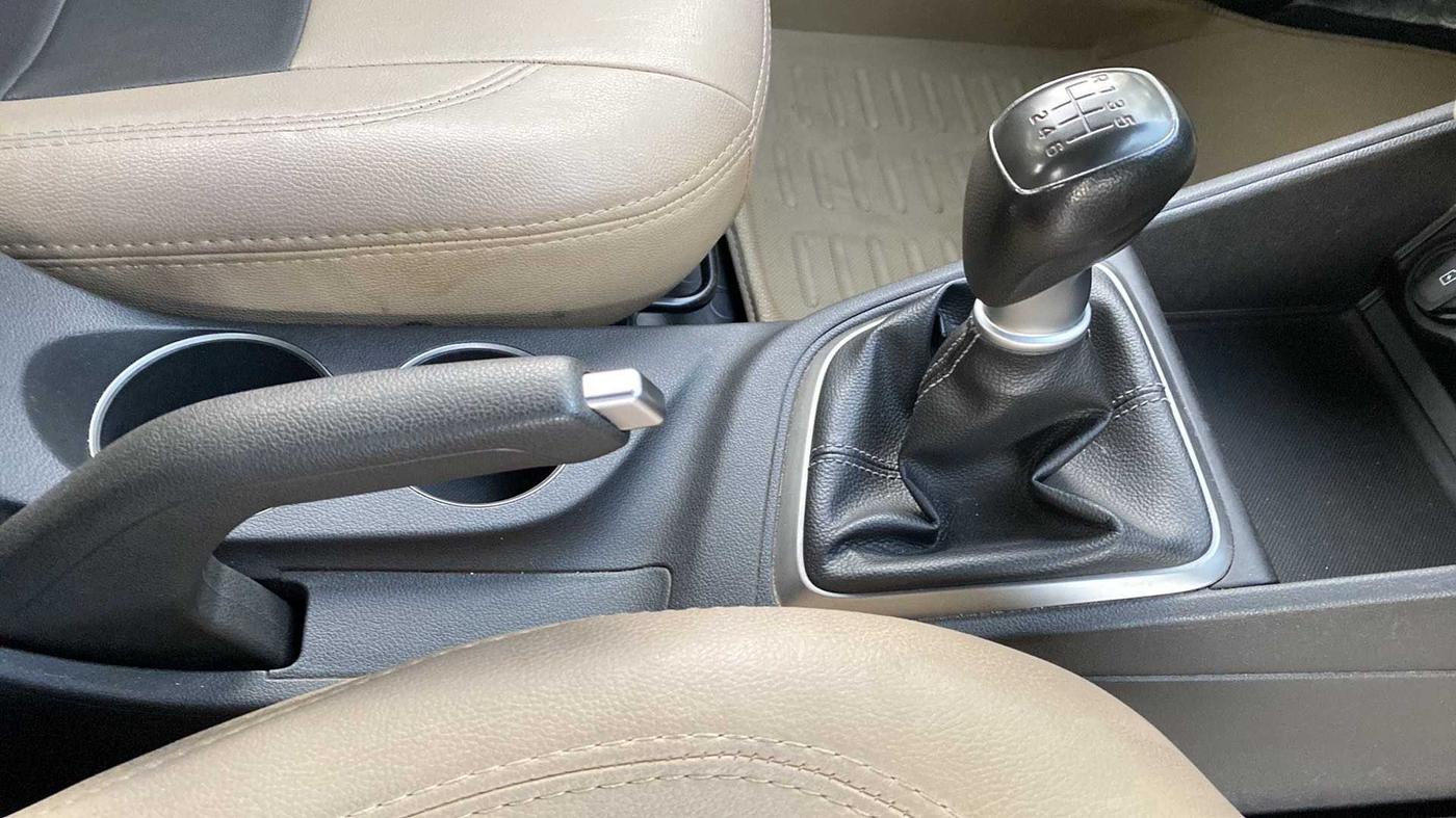 2018 Hyundai Verna 1.6 VTVT SX, Petrol, Manual, 87,005 km, Gear Lever