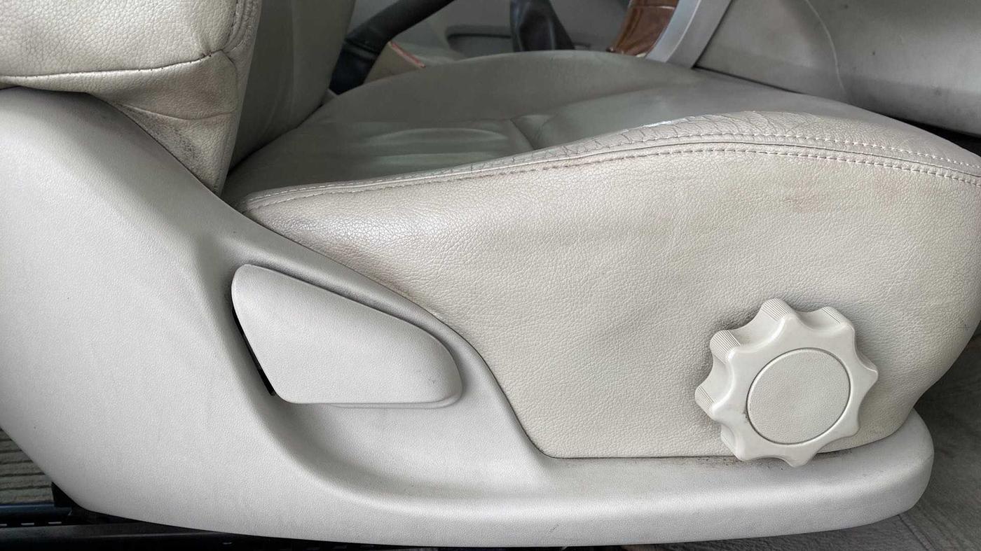 2011 Toyota Corolla Altis GL DIESEL, Diesel, Manual, 90,929 km, Driver Side Adjustment Panel