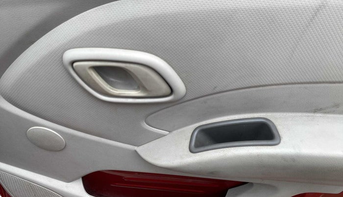 2016 Datsun Redi Go T, Petrol, Manual, 10,289 km, Driver Side Door Panels Control