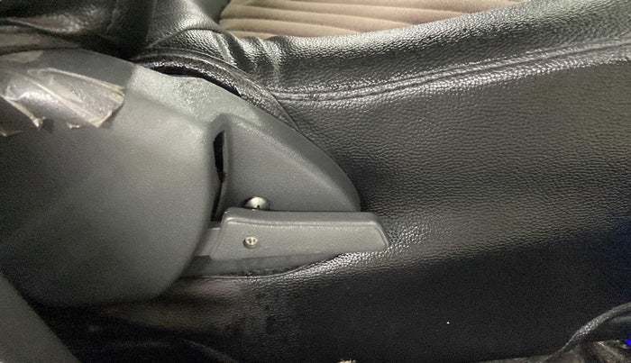 2018 Maruti Alto 800 LXI, Petrol, Manual, 21,448 km, Driver Side Adjustment Panel