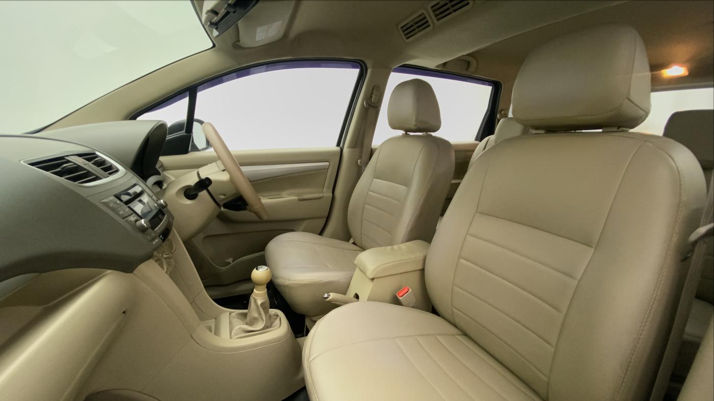 2016 Maruti Ertiga VXI CNG, CNG, Manual, 83,911 km, Right Side Front Door Cabin