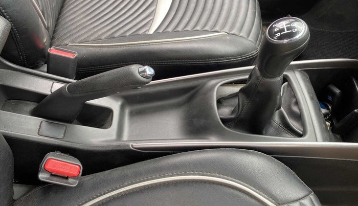 2019 Maruti Baleno ALPHA PETROL 1.2, Petrol, Manual, 28,406 km, Gear Lever