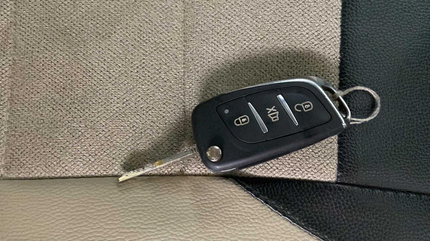 2019 Datsun Redi Go A, Petrol, Manual, 51,271 km, Key Close Up