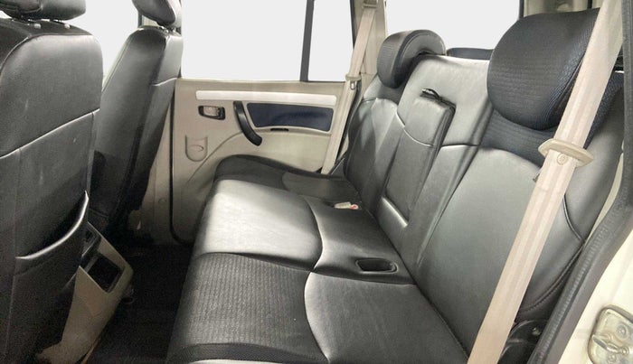 2019 Mahindra Scorpio S11 2WD, Diesel, Manual, 33,657 km, Right Side Rear Door Cabin