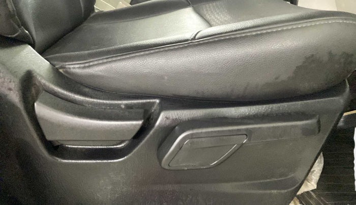 2019 Mahindra Scorpio S11 2WD, Diesel, Manual, 33,657 km, Driver Side Adjustment Panel