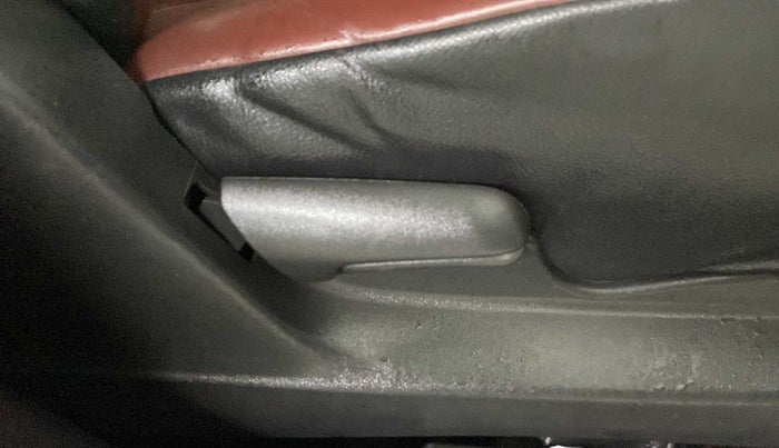 2020 Maruti Vitara Brezza VXI, Petrol, Manual, 35,982 km, Driver Side Adjustment Panel
