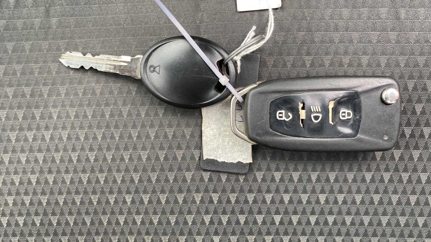 2017 Tata Tiago XZ PETROL, Petrol, Manual, 55,073 km, Key Close Up