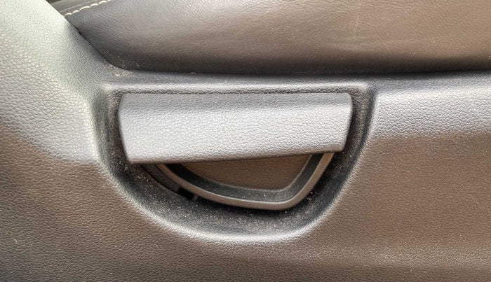 2020 Hyundai NEW SANTRO MAGNA 1.1 CORPORATE EDITION, Petrol, Manual, 17,846 km, Driver Side Adjustment Panel