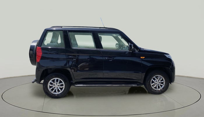 2017 Mahindra TUV300 T8, Diesel, Manual, 52,602 km, Right Side View