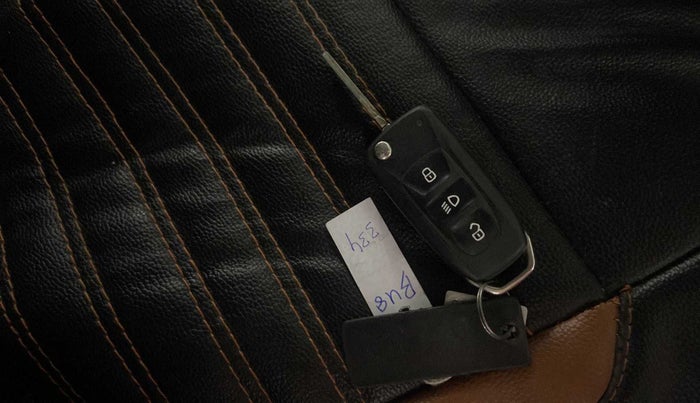 2019 Tata TIAGO NRG PETROL, Petrol, Manual, 21,262 km, Key Close Up