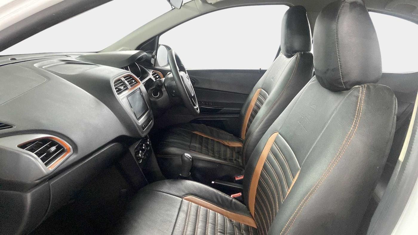 2019 Tata TIAGO NRG PETROL, Petrol, Manual, 21,262 km, Right Side Front Door Cabin