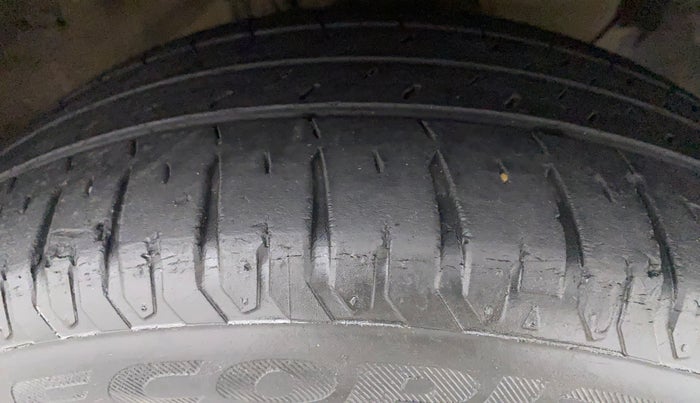 2015 Hyundai Elite i20 ASTA 1.2, Petrol, Manual, 98,911 km, Right Front Tyre Tread