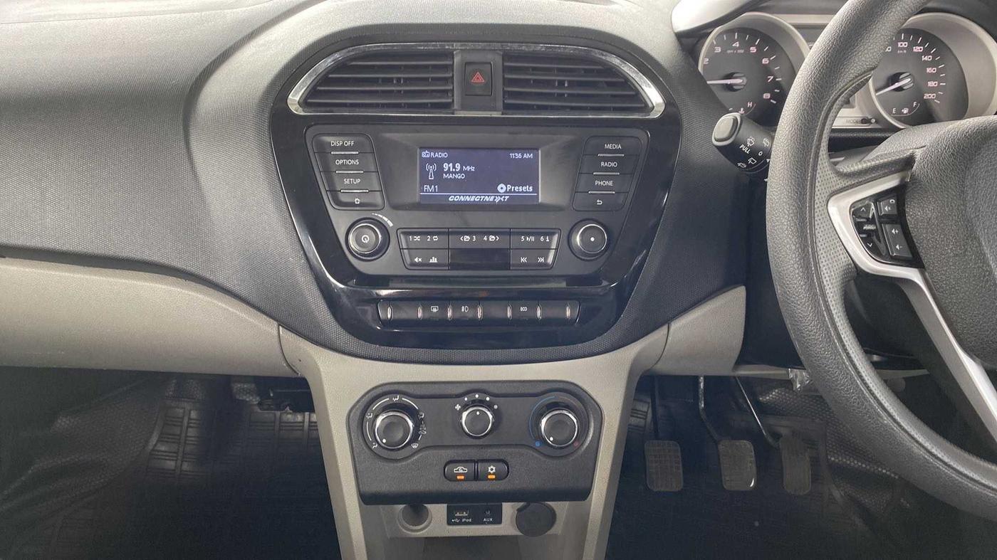 2016 Tata Tiago XZ PETROL, Petrol, Manual, 31,294 km, Air Conditioner