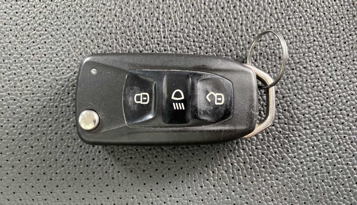 2016 Tata Tiago XZ PETROL, Petrol, Manual, 31,294 km, Key Close Up