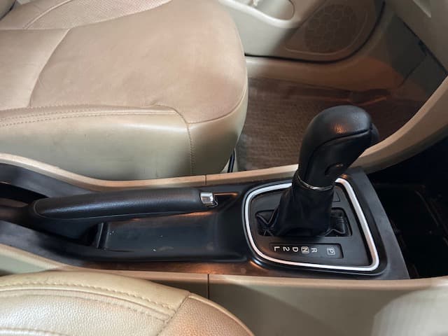 2016 Maruti Ciaz ZXI+ AT, Petrol, Automatic, 37,999 km, Gear Lever