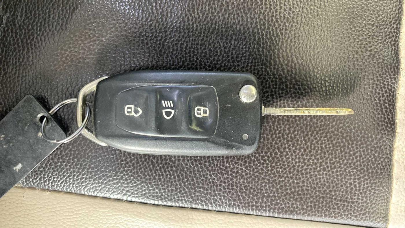 2017 Tata TIGOR XT PETROL, Petrol, Manual, 51,107 km, Key Close Up