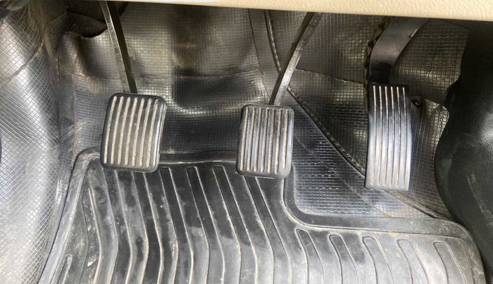 2019 Hyundai NEW SANTRO ERA, CNG, Manual, 72,066 km, Pedals