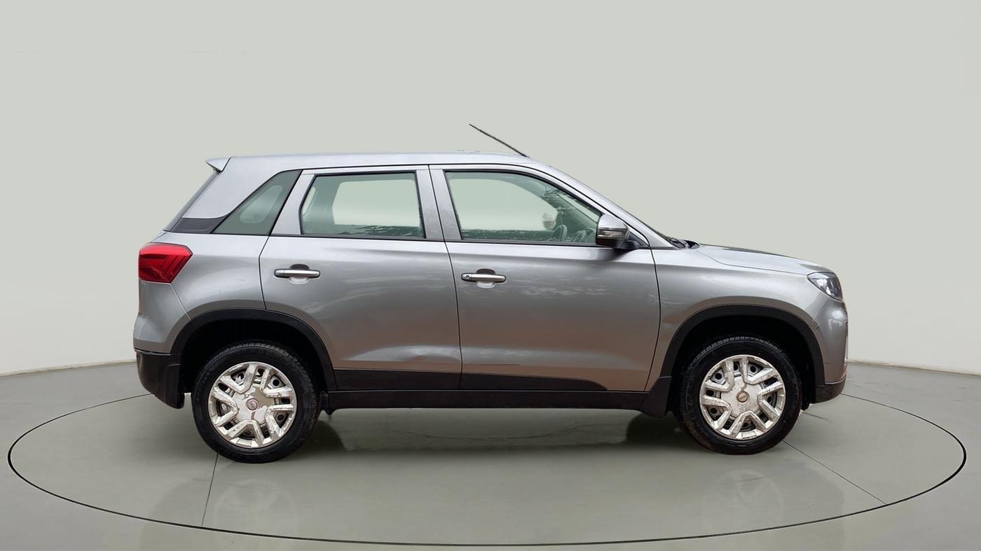 2021 Maruti Vitara Brezza LXI, Petrol, Manual, 29,882 km, Right Side View