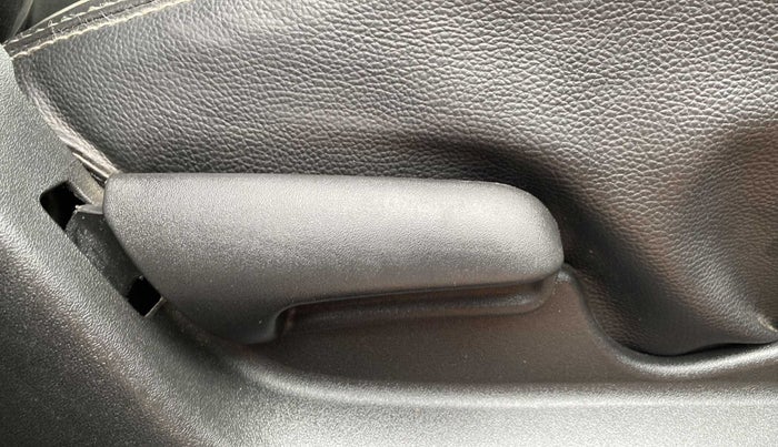 2021 Maruti Vitara Brezza LXI, Petrol, Manual, 29,882 km, Driver Side Adjustment Panel